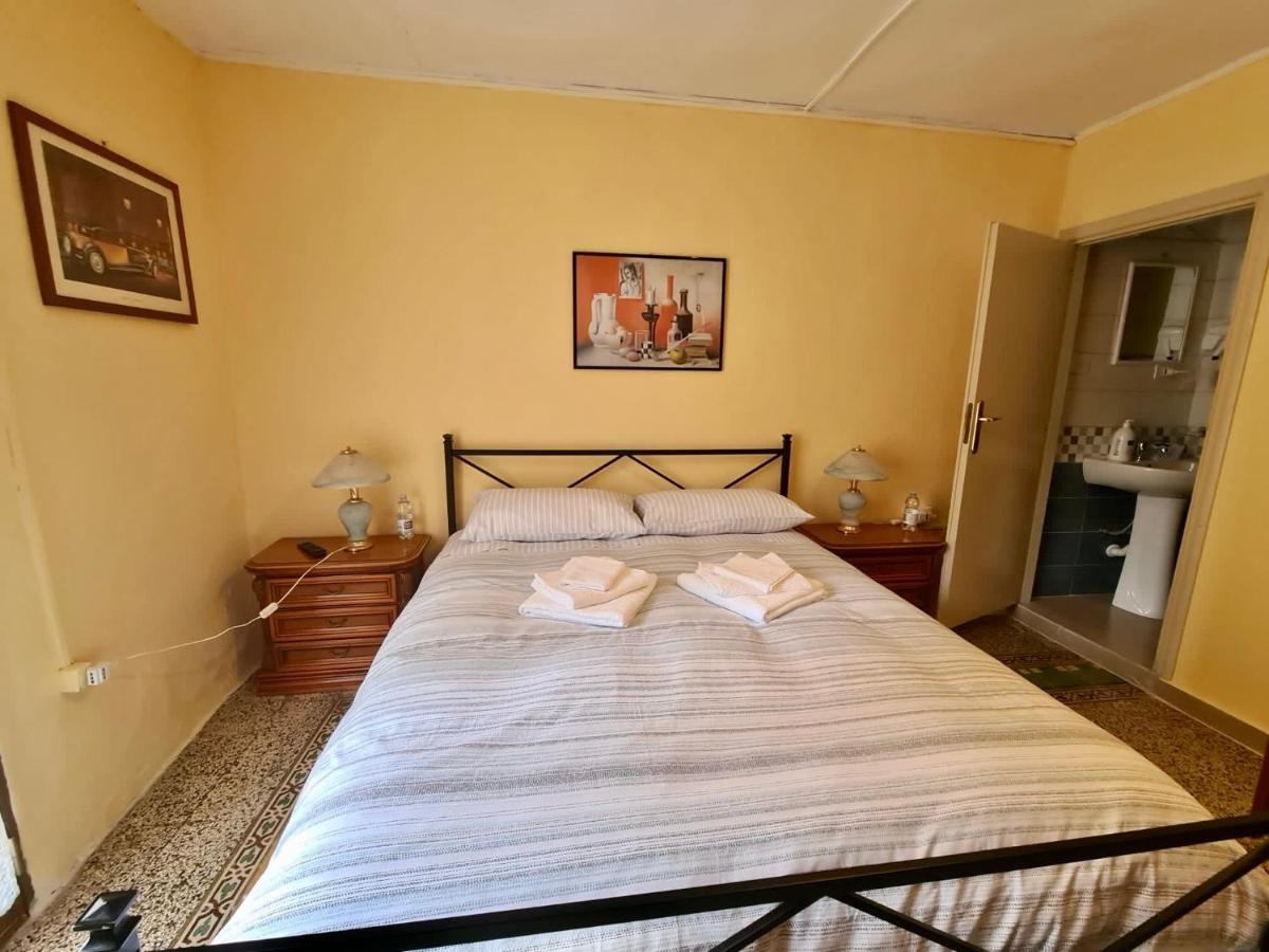 Отель La Casa Di Emanuela Caltavuturo Экстерьер фото
